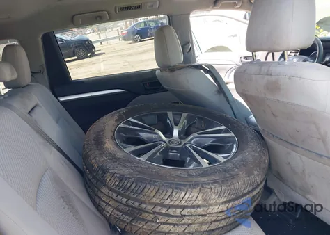 2019 Toyota Highlander Le из США, поврежденный, VIN 5TDZARFH6KS047099